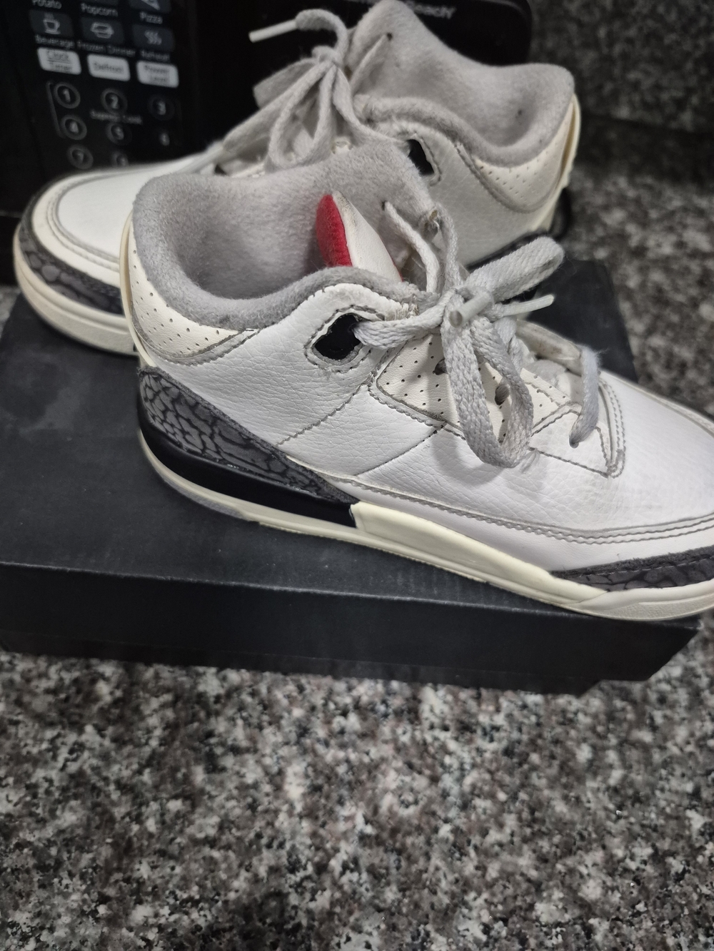 White and Gray Men's Retro Basketball Sneakers